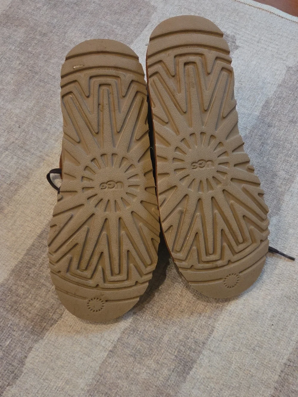 UGG Men's Tan and Brown Suede Fleece-Lined Chukka Boots,Worn only once.